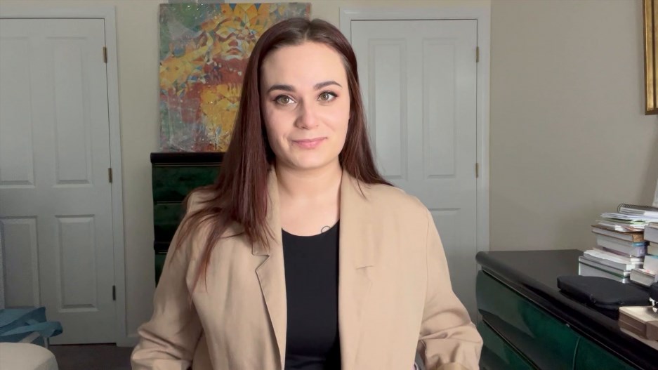 Nina Crowne – Beta Job Interview and Foot Massage